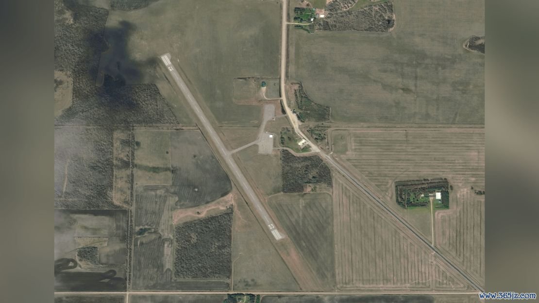 A satellite image of Piney-Pinecreek Border Airport. 